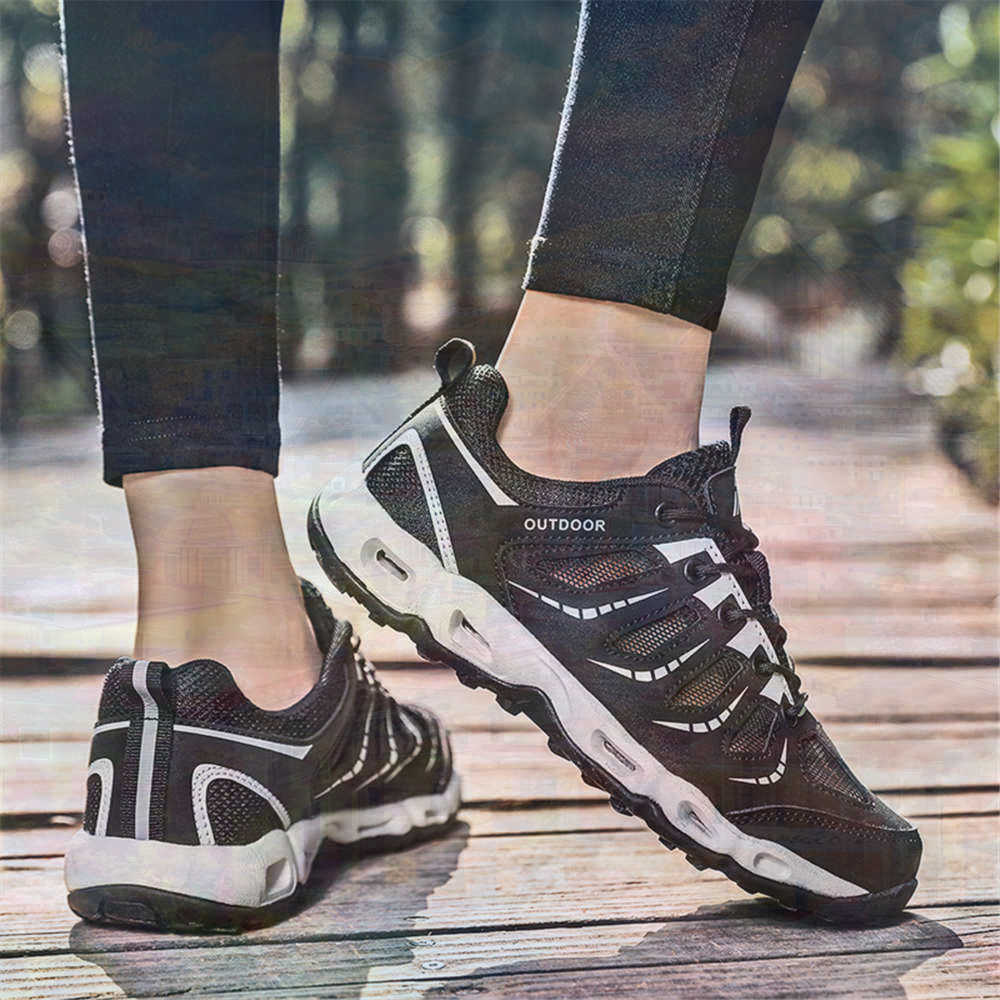 Sumer Round Tip Silver Sneaker - Women Formal Wear Black And White recension och pris